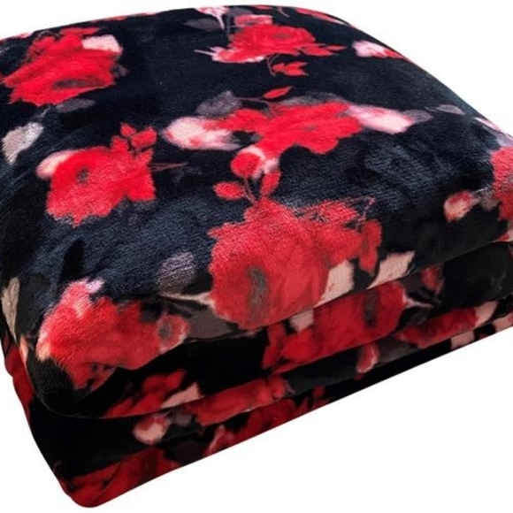 Victoria's Secret floral sherpa blanket & slippers - Picture 2 of 10